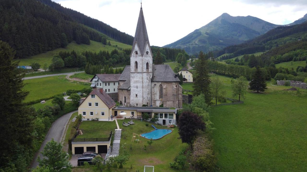 Pool, Pokale, Sauna, Billard, Kirche U. Viel Natur Vordernberg Kültér fotó